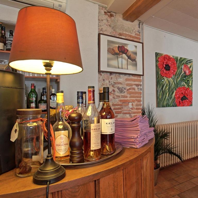 Logis Hotel - Les Pasteliers Lavaur  Exterior foto
